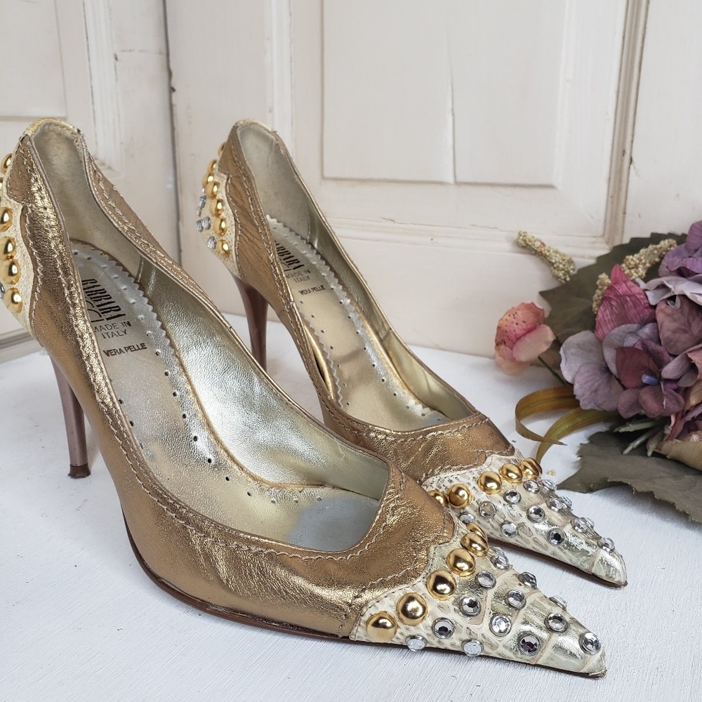 Barbara Bucci Gold Metallic Pointy Toe Heels